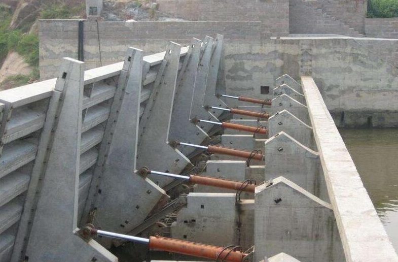 液壓翻板鋼制閘門結(jié)構(gòu)及使用注意事項